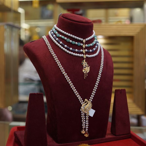 Peacock Charm Pearl Set